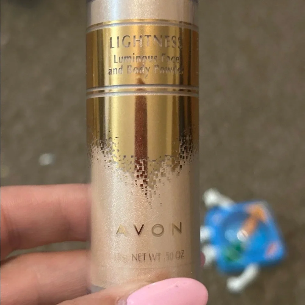 Avon Lightness Luminous Face and Body Powder
